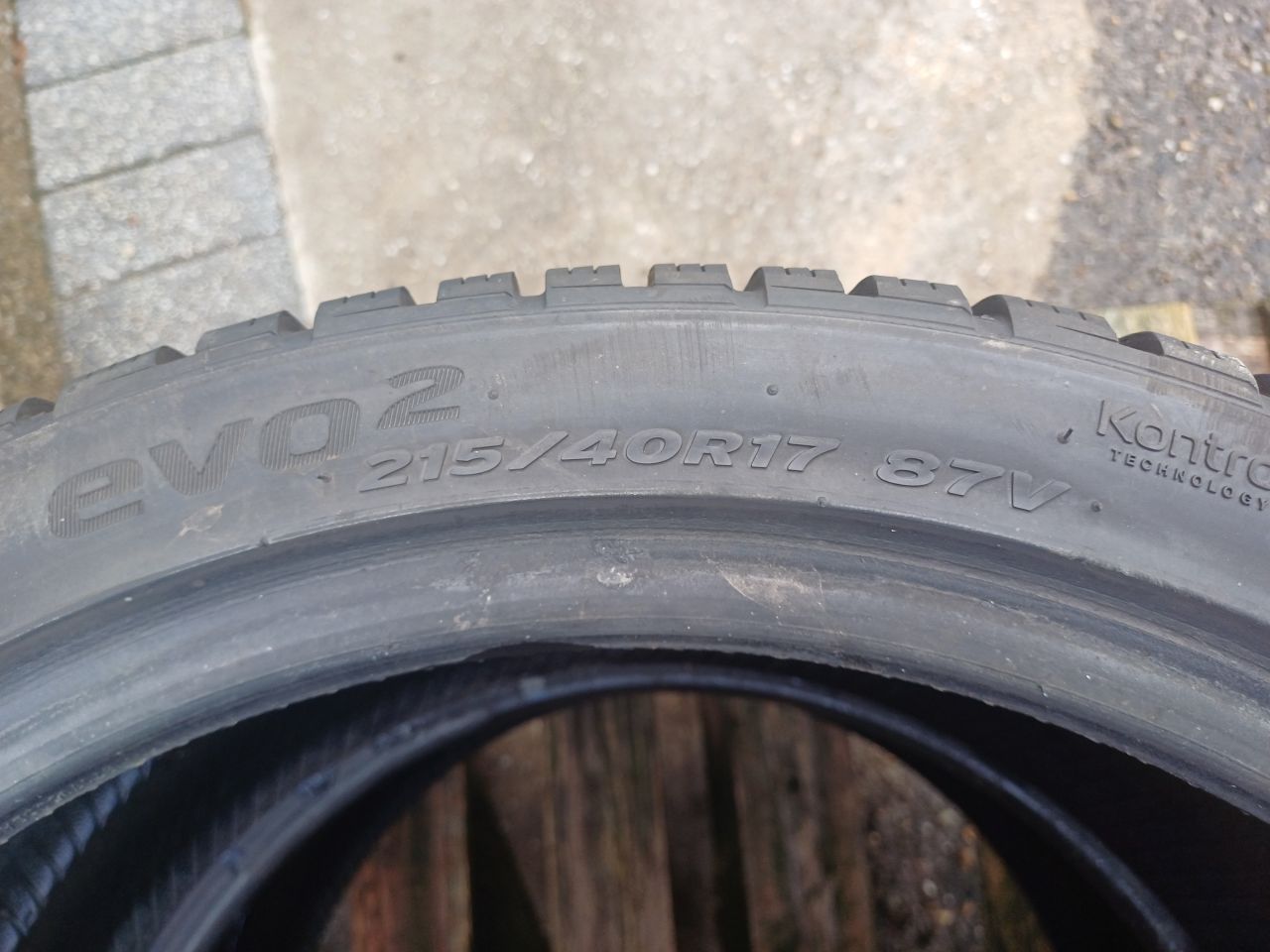 Winterbanden 215/40R17 87V 12XR FX
