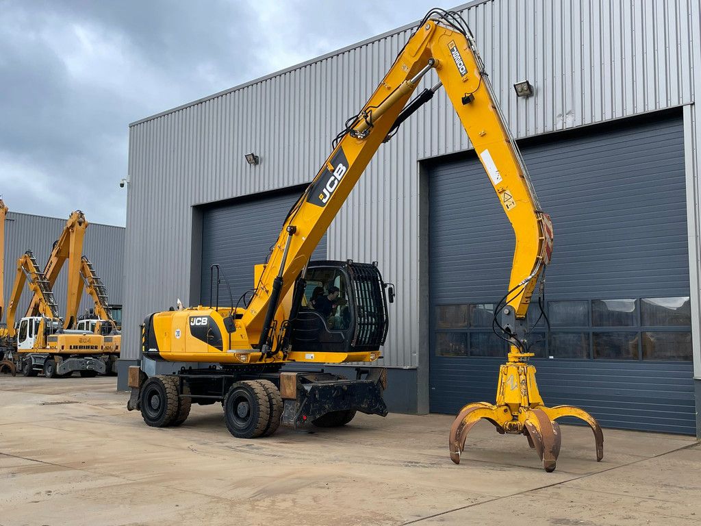 JCB JS200W