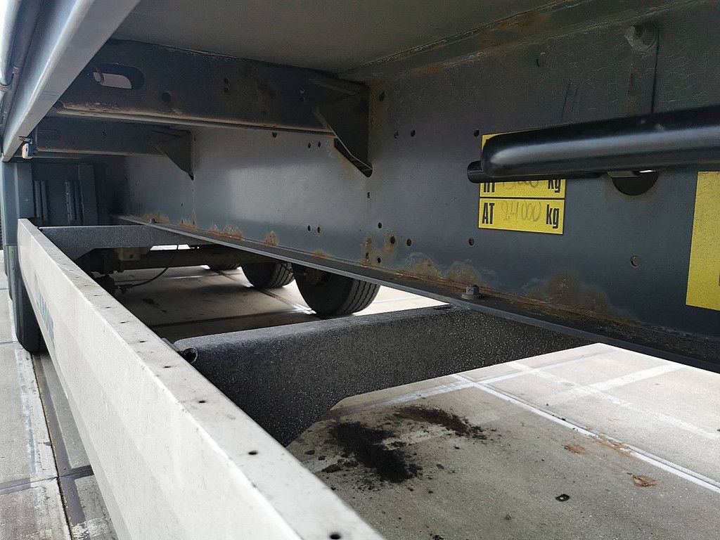 KRONE SDP 02 bär 2 tons taillift