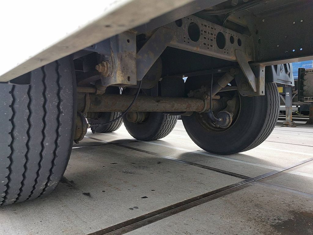 KRONE SDP 02 bär 2 tons taillift