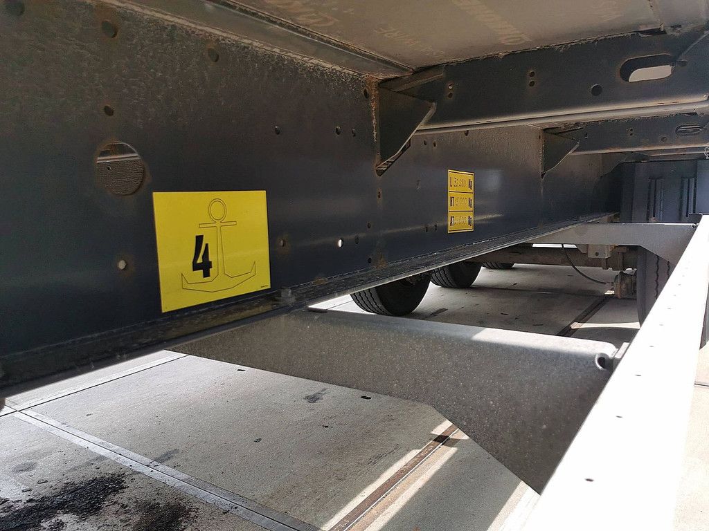 KRONE SDP 02 bär 2 tons taillift
