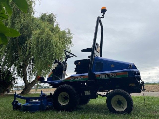 Iseki SF230-II Frontmaaier 137 cm