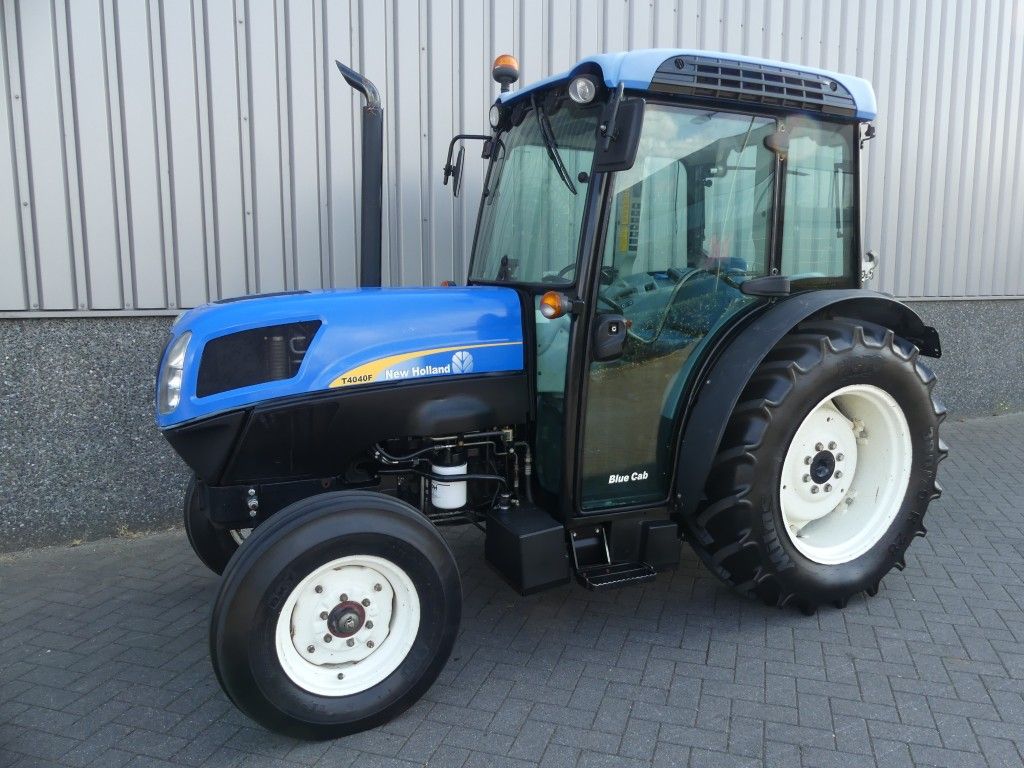 2009 New Holland T4040F 7566 uur