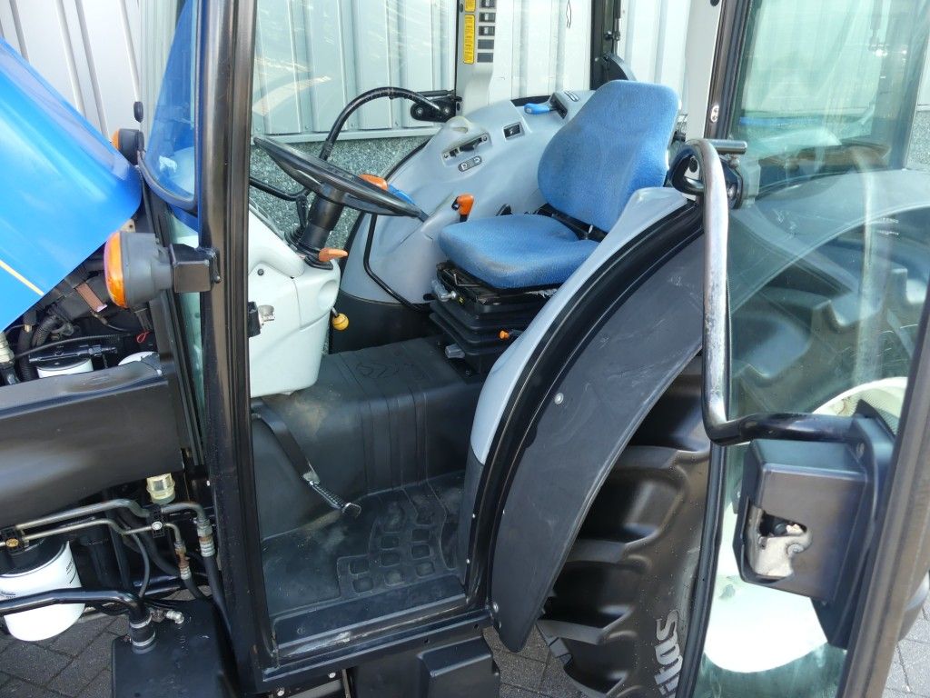 2009 New Holland T4040F 7566 uur