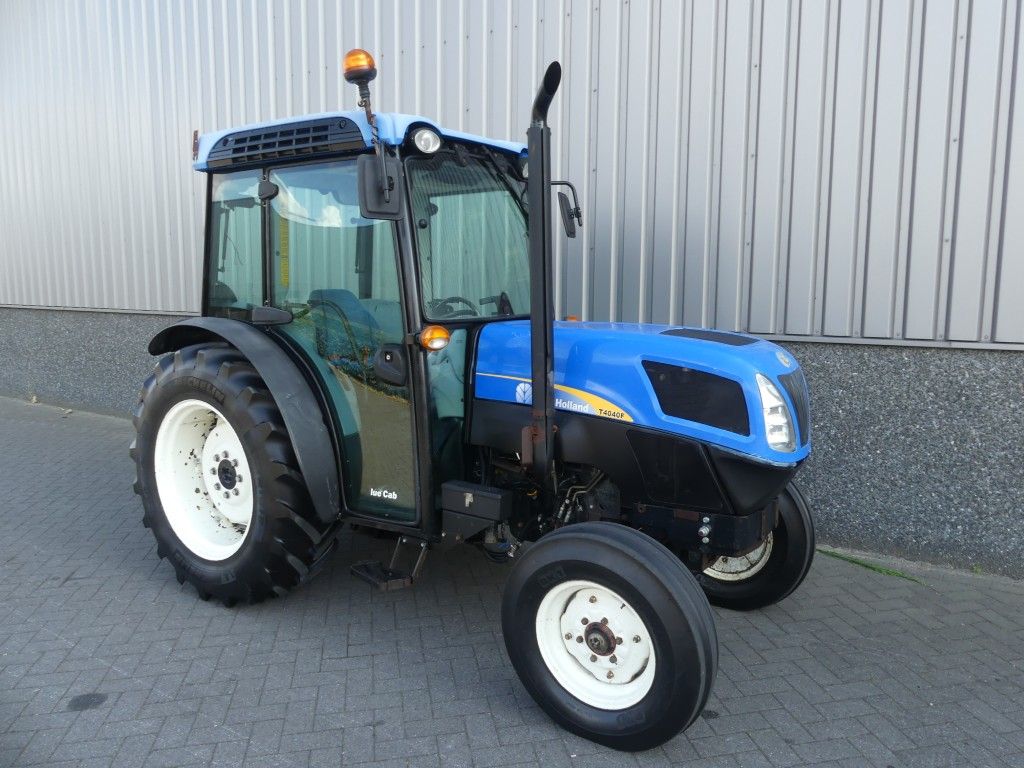 2009 New Holland T4040F 7566 uur