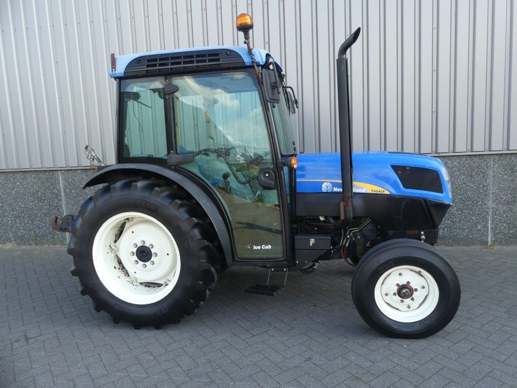 2009 New Holland T4040F 7566 uur