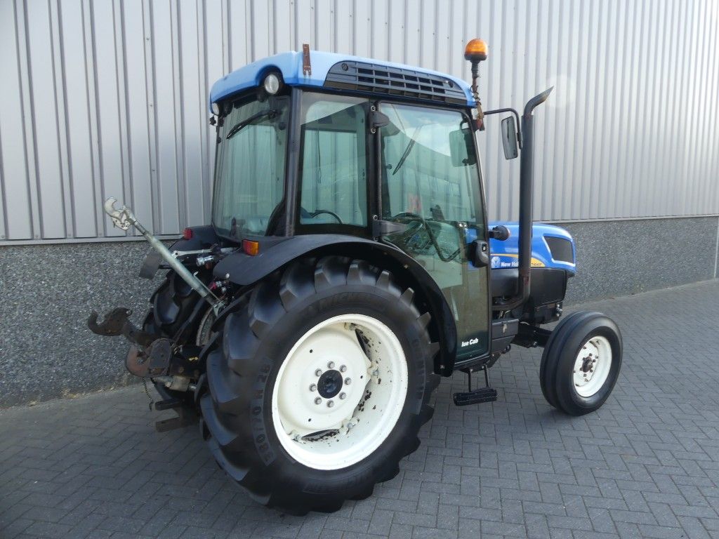 2009 New Holland T4040F 7566 uur