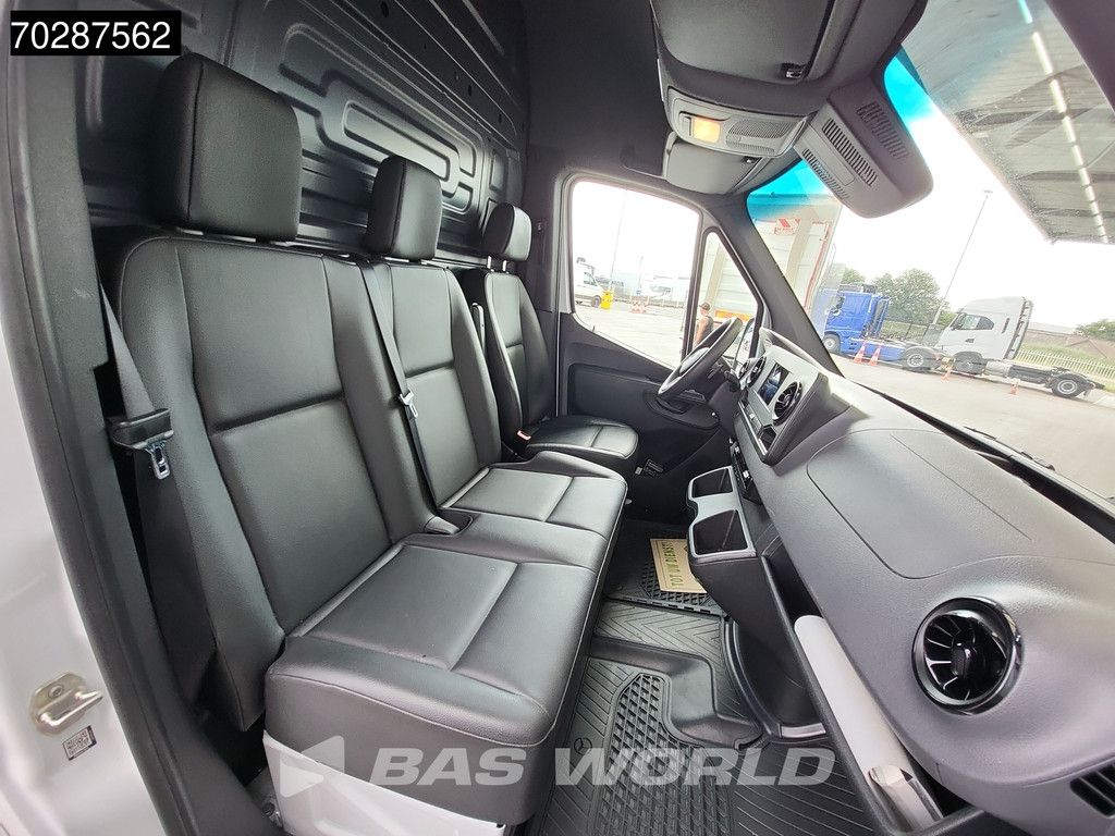 Mercedes Sprinter 317 CDI Automaat L3H2 3500KG 170PK Airco Cruise Camera Parkeersensoren MBUX CarPlay Euro6 L3 16m3 Airco Trekhaak