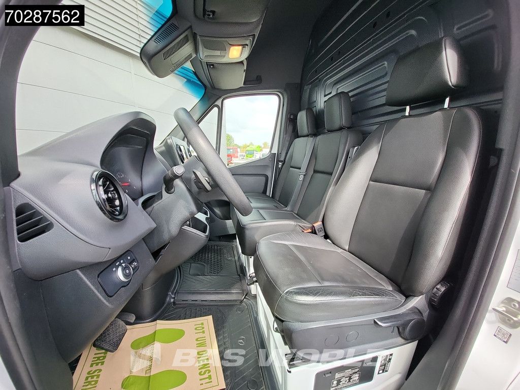 Mercedes Sprinter 317 CDI Automaat L3H2 3500KG 170PK Airco Cruise Camera Parkeersensoren MBUX CarPlay Euro6 L3 16m3 Airco Trekhaak