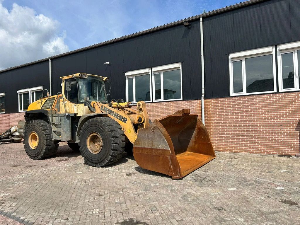 Liebherr L580
