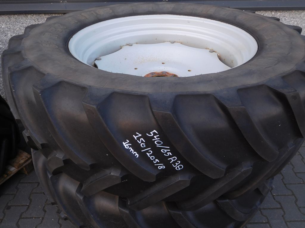 MICHELIN XM 108 SET 540/65R38 & 440/65R28