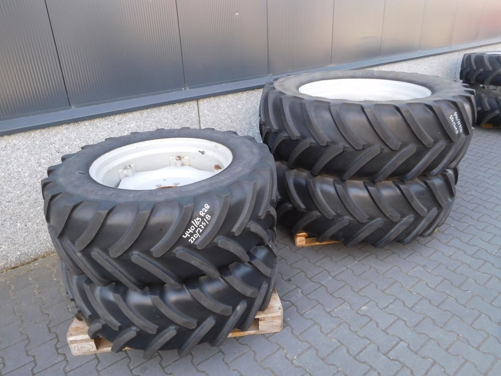 MICHELIN XM 108 SET 540/65R38 & 440/65R28