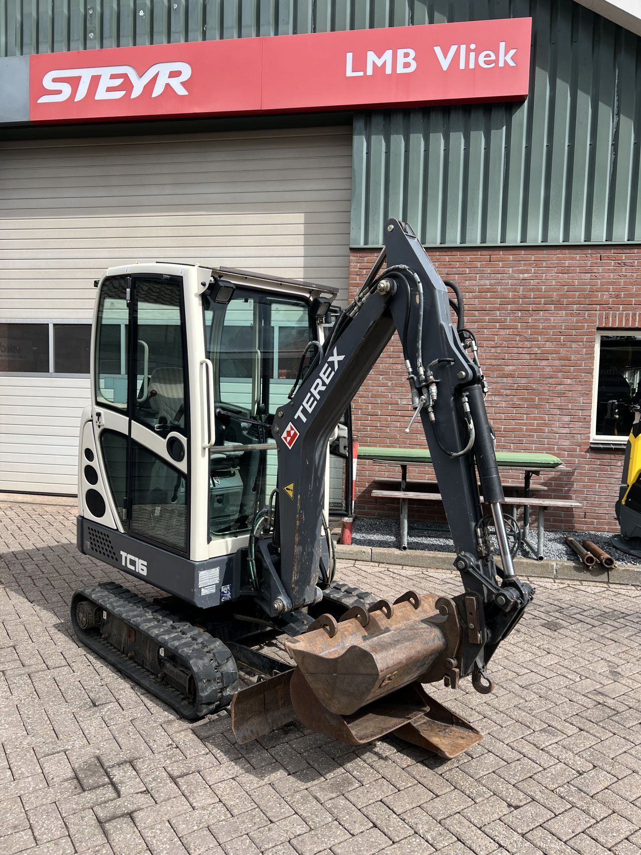 Terex TC16 minigraver