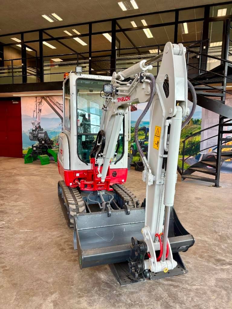 Takeuchi TB 225