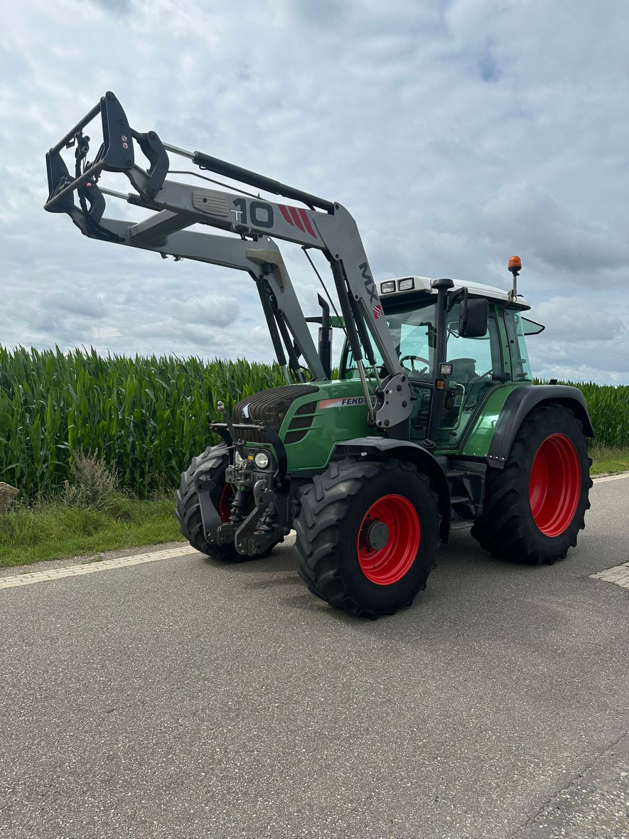 Fendt 310 Vario TMS met voorlader