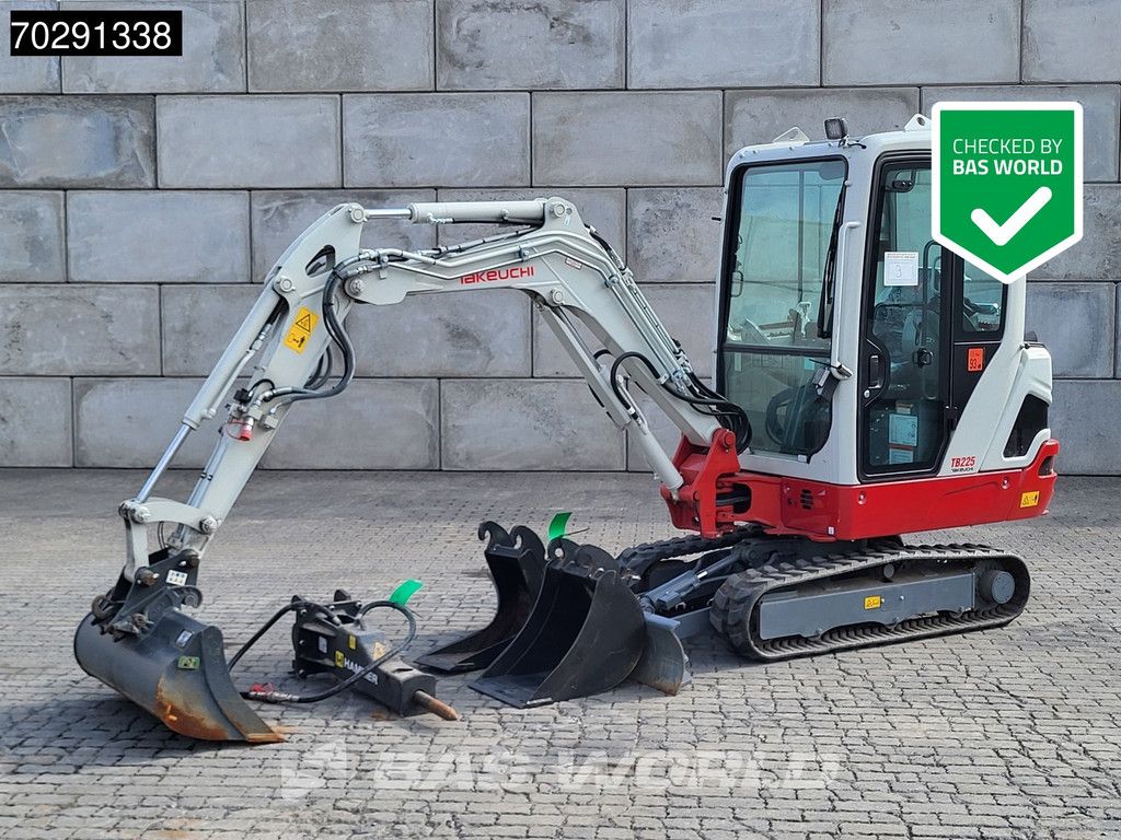 Takeuchi TB225 HAMMER + 3 BUCKETS