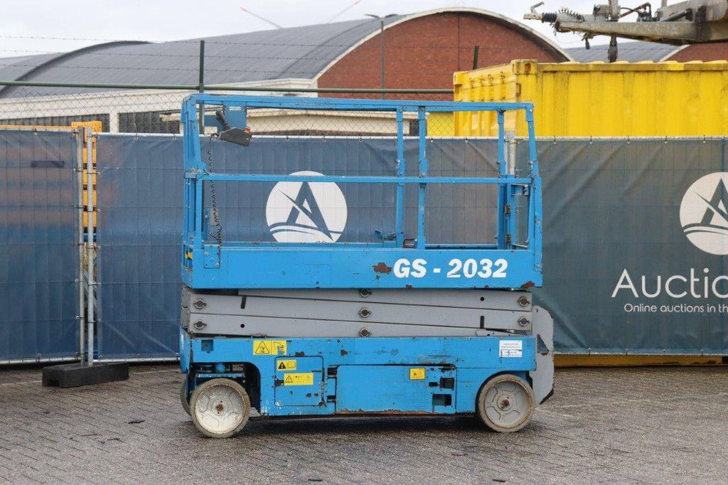 Genie GS-2032 Electric Scissor Lift 8.1m 2016