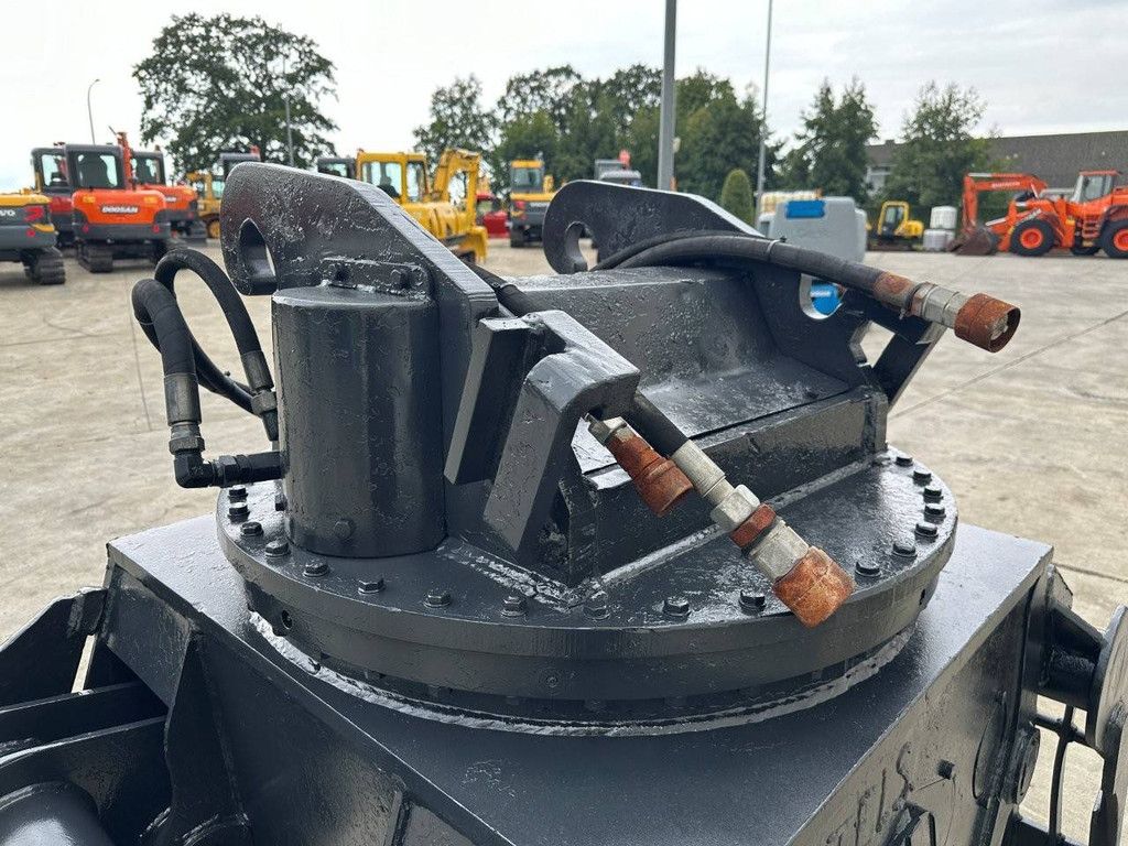 Hydraulischer Sortiergreifer mit Schnellwechselkopfplatte CW30/40