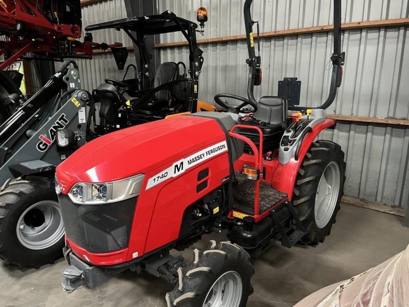 Massey Ferguson 1740M HC