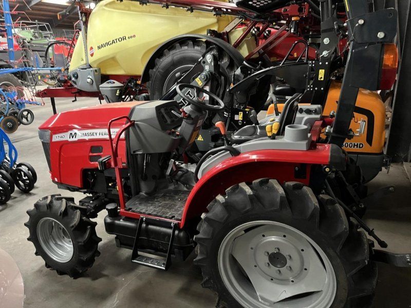 Massey Ferguson 1740M HC