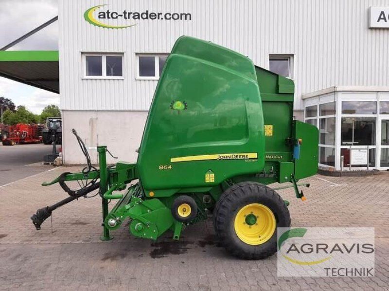 John Deere 864