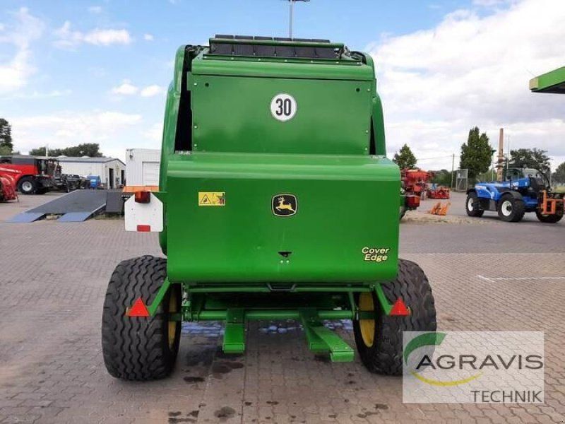 John Deere 864