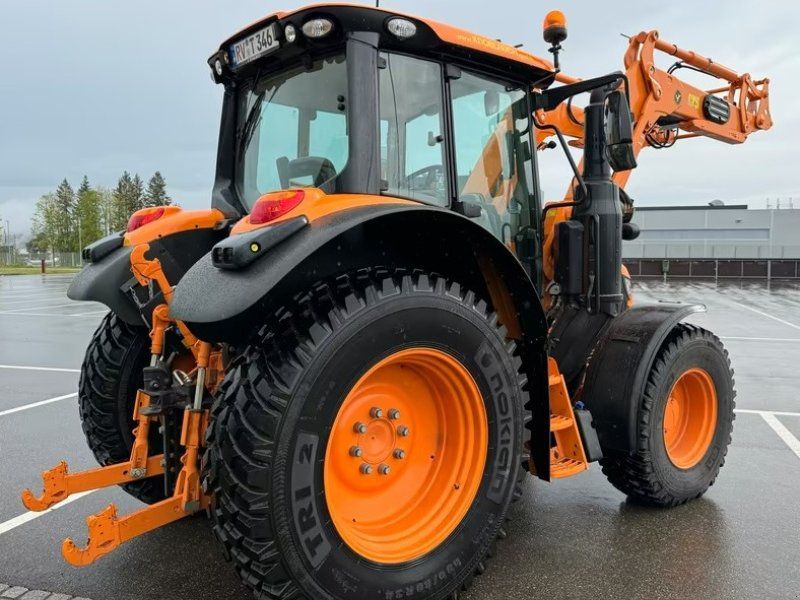 John Deere 6120M