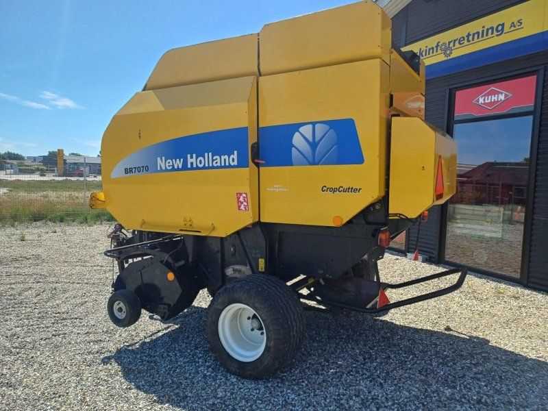 New Holland BR7070