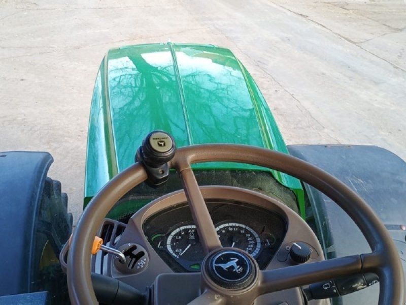 John Deere 6210R