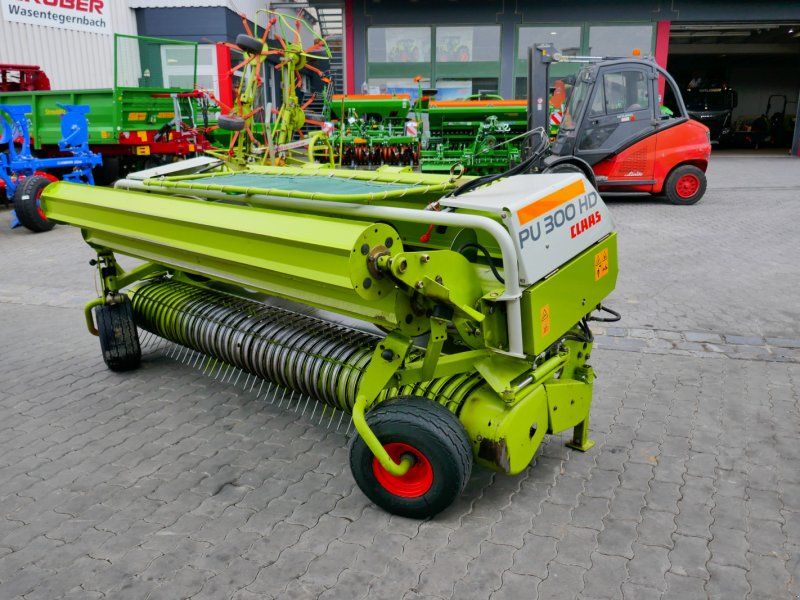 Claas PICK UP 300 HD L PRO