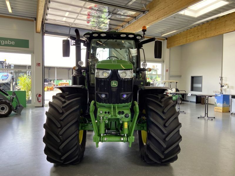 John Deere 6175R
