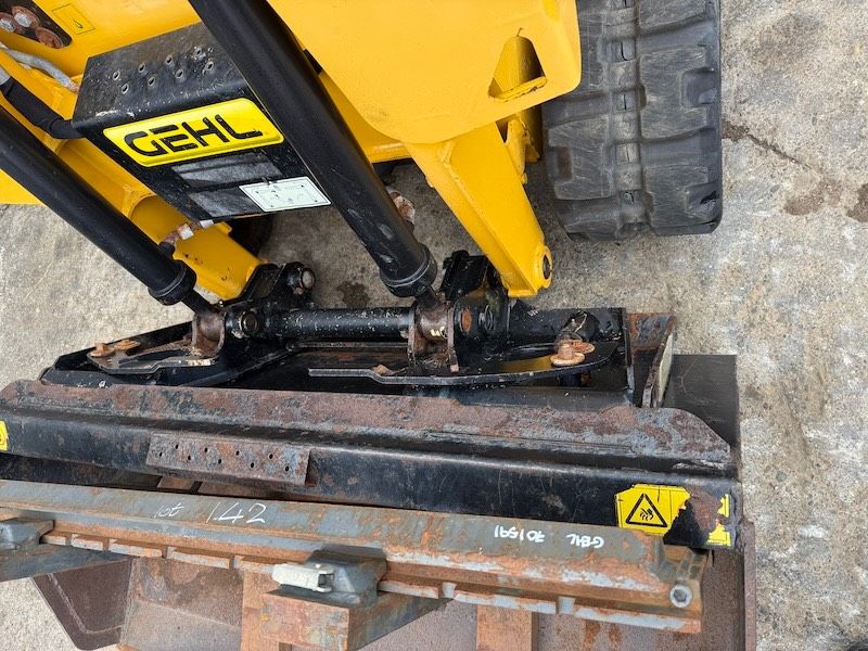 Gehl RT 105