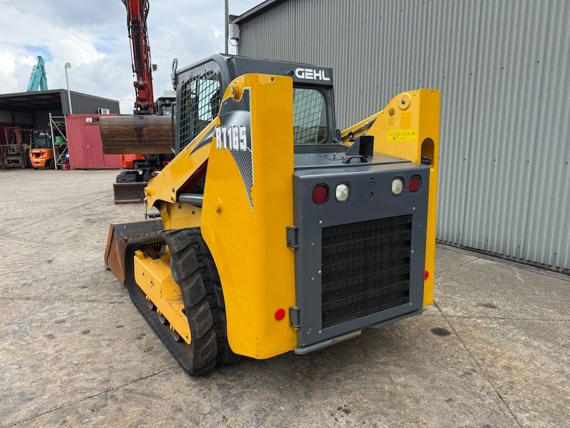 Gehl RT165