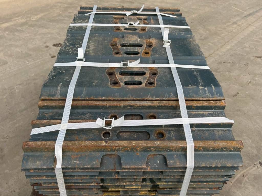 Hyundai R210 / R215 / R220 Shoes