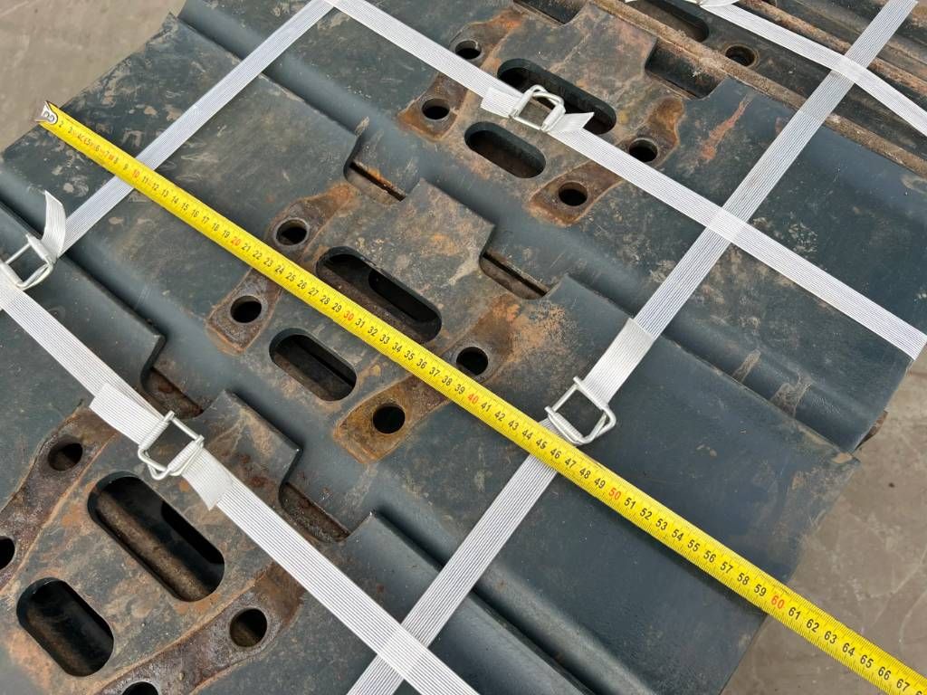 Hyundai R210 / R215 / R220 Shoes