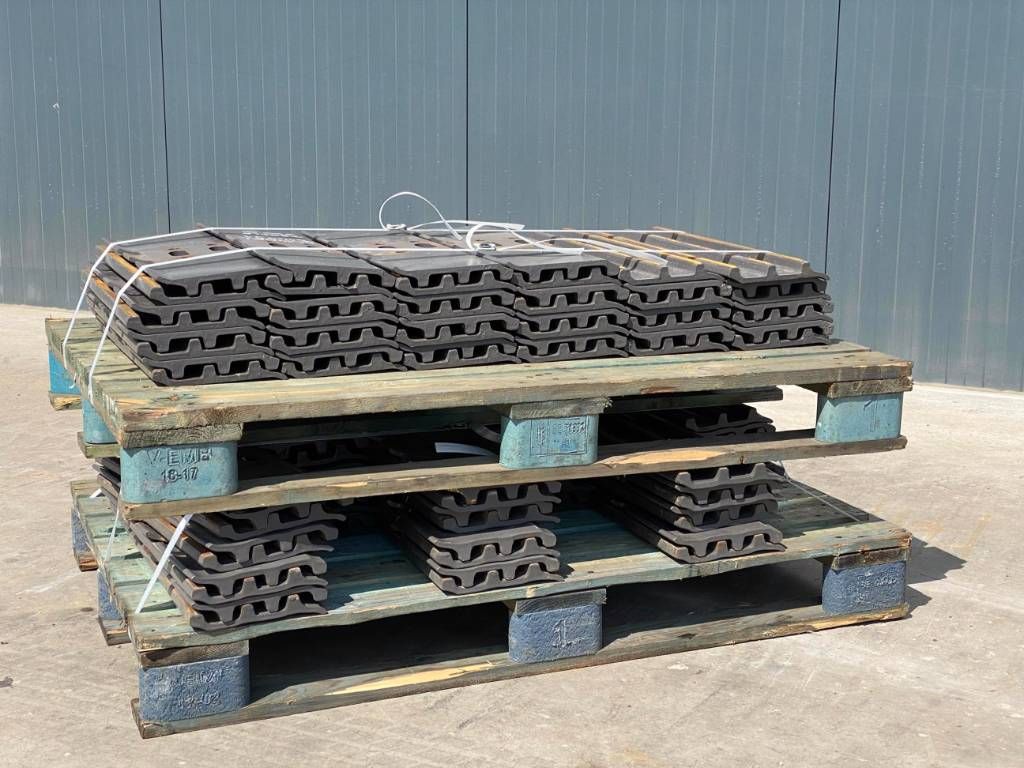 Volvo EC140 Shoes