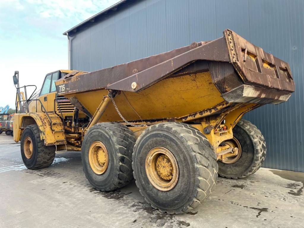 CAT 735