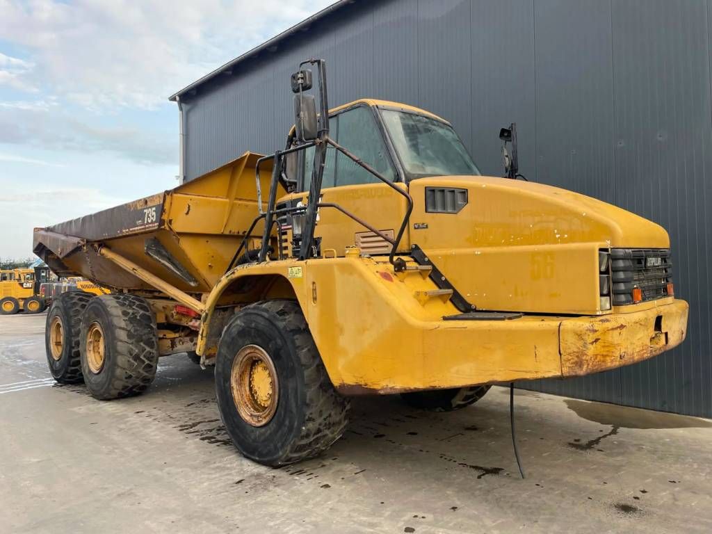 CAT 735