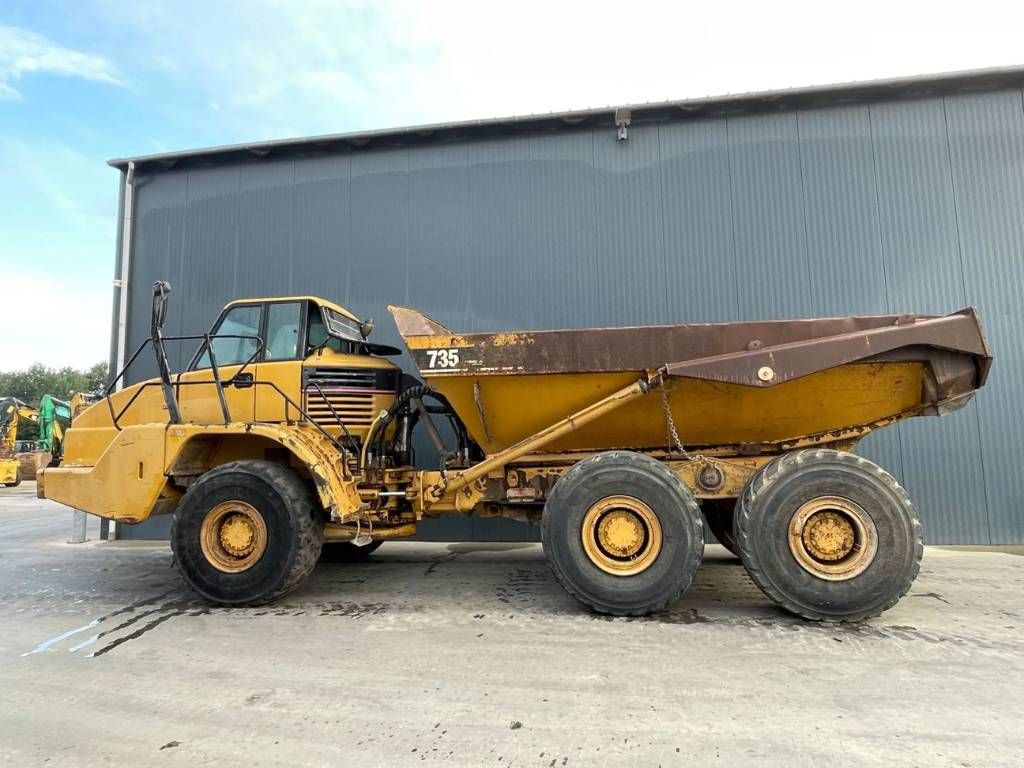 CAT 735
