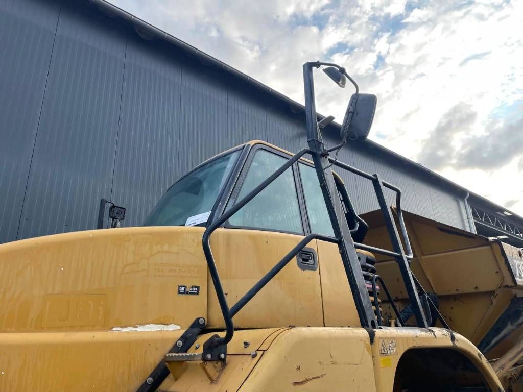 CAT 735