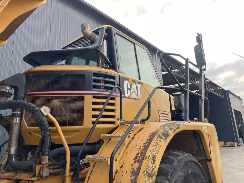 CAT 735