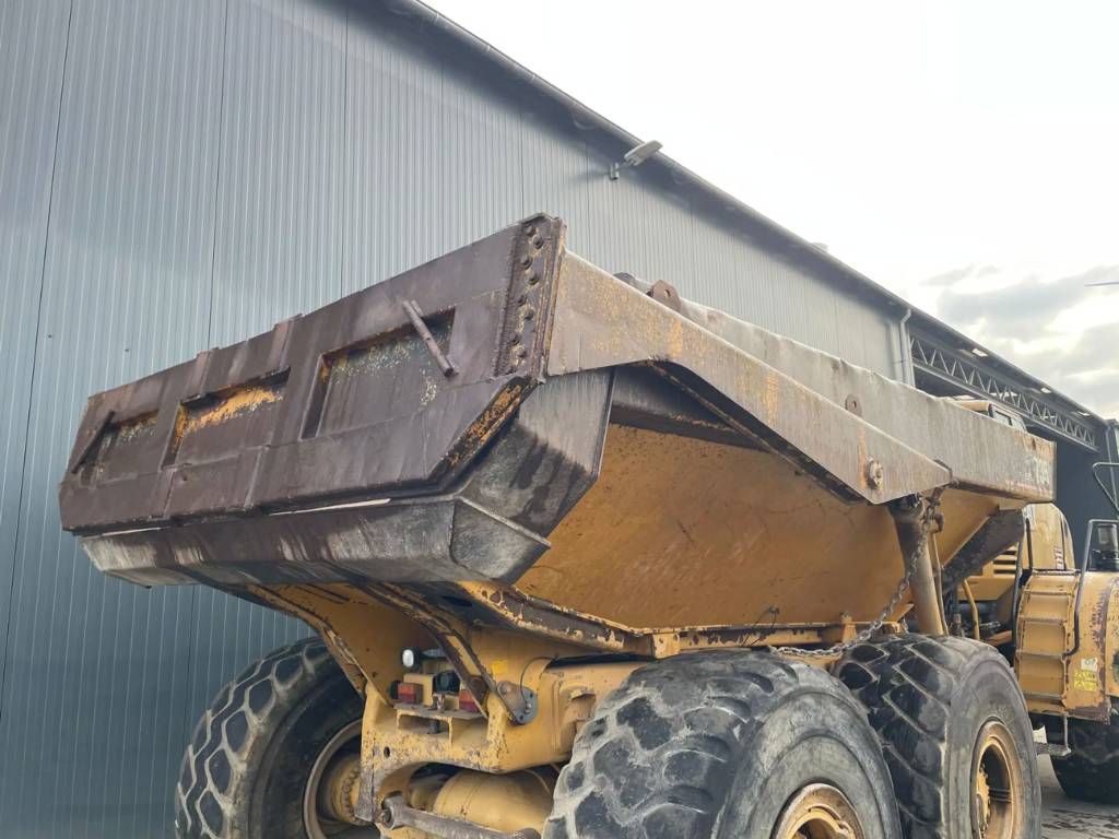 CAT 735