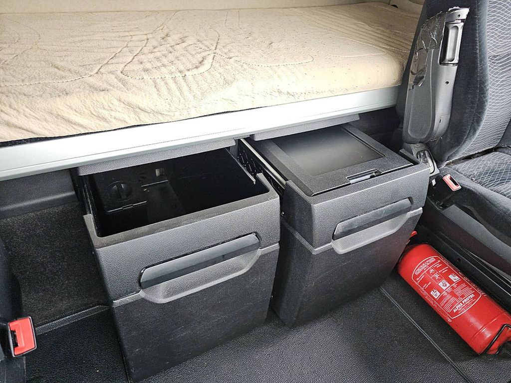 MERCEDES-BENZ ACTROS 1845 LS