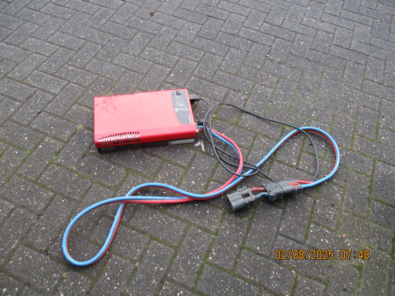 Micro power SMC-HF3200 24VOLT ACCULADER