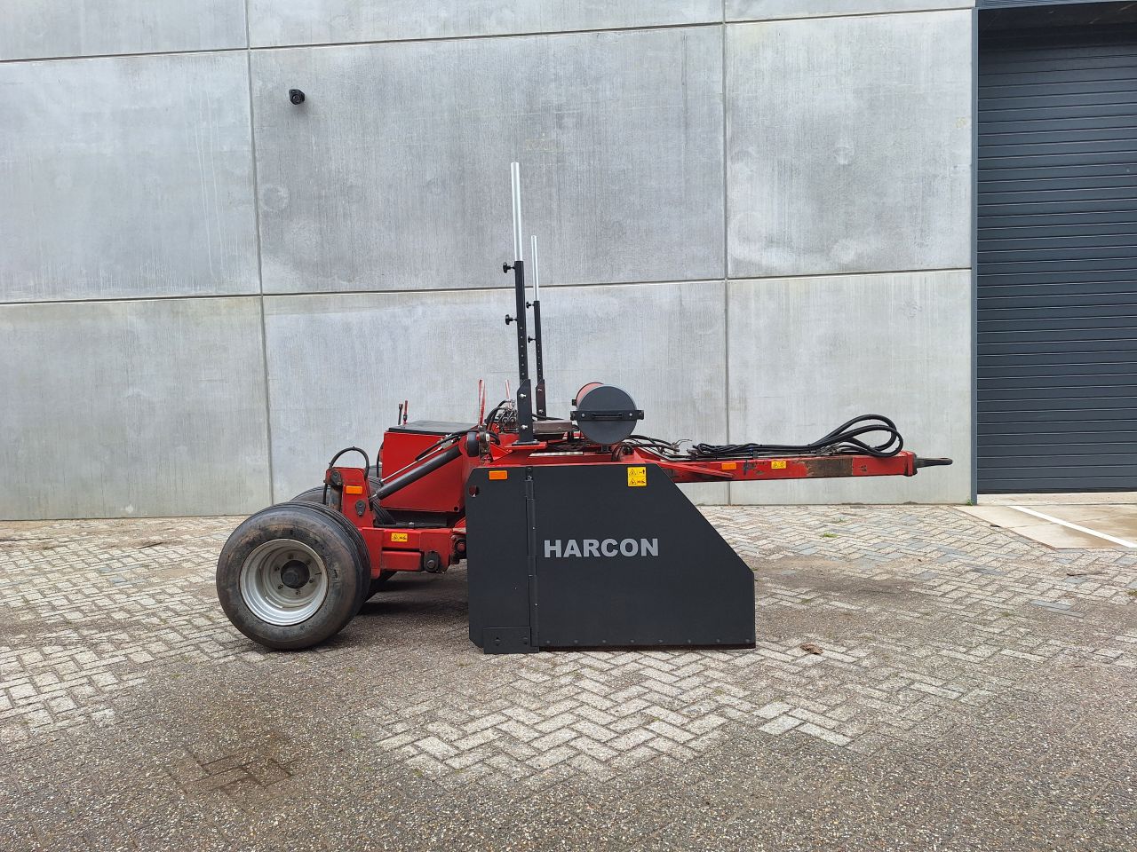 HARCON KB 2500 M 100 met DTECH D4000 Machine Control Kilverbak