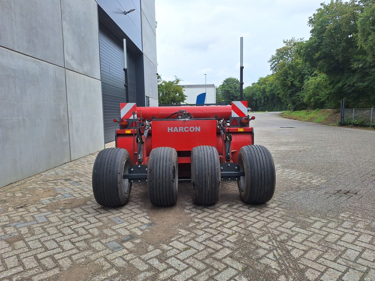 HARCON KB 2500 M 100 met DTECH D4000 Machine Control Kilverbak