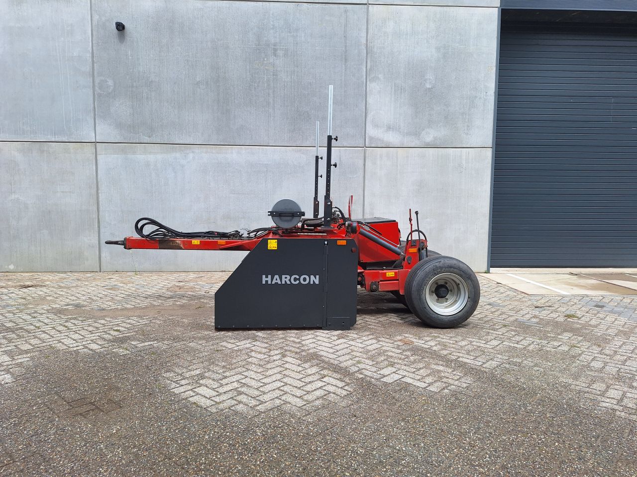 HARCON KB 2500 M 100 met DTECH D4000 Machine Control Kilverbak