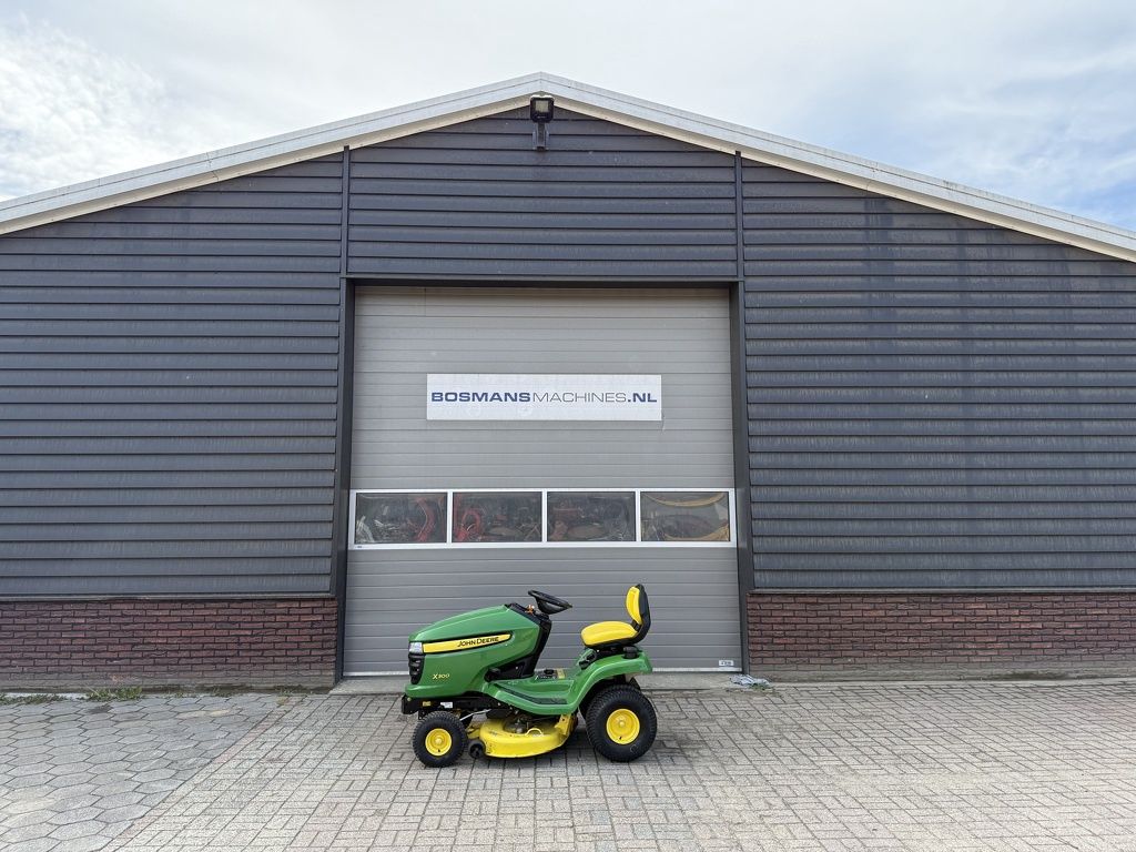 John Deere X300 zitmaaier
