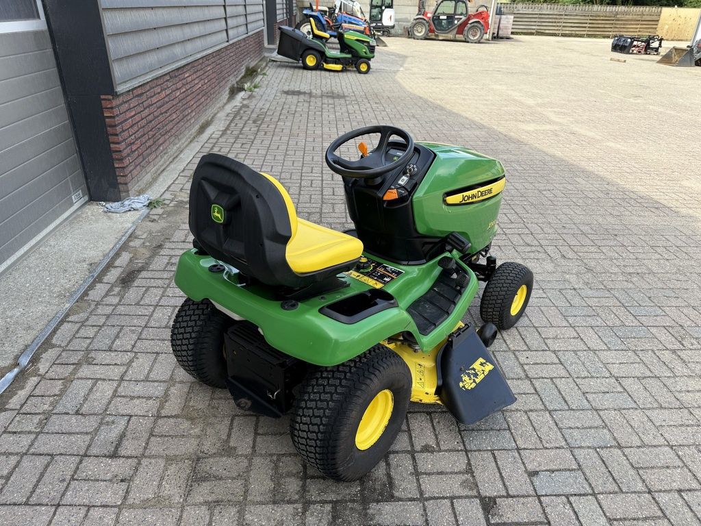 John Deere X300 zitmaaier