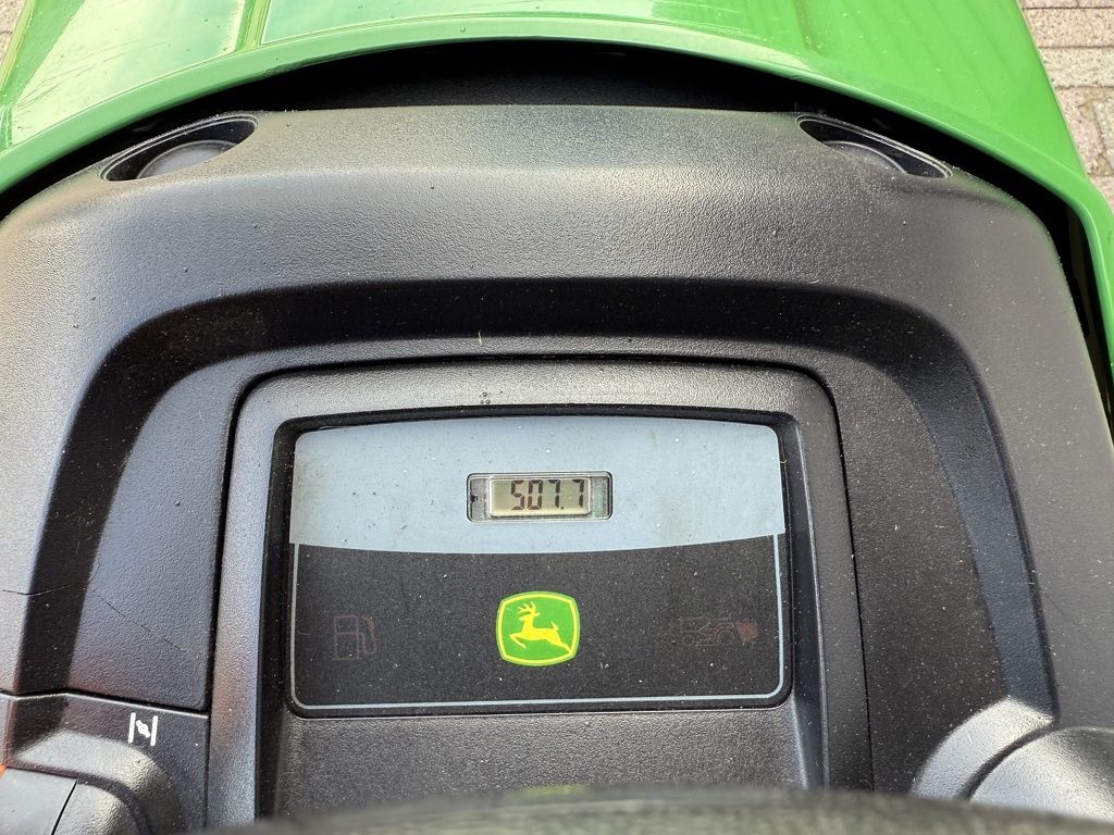 John Deere X300 zitmaaier
